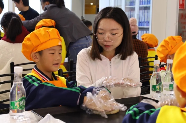 舌尖上的勞動教育——云纓小學(xué)烘焙系列親子活動(圖5) 微信截圖_20240519000837.png
