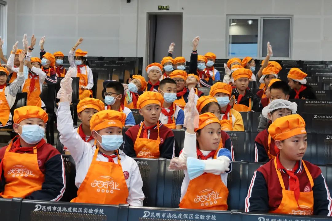 【分餐禮儀培訓(xùn)】“民以食為天，食以禮為上”主題的校園分餐禮儀的培訓(xùn)活動(dòng)(圖11)