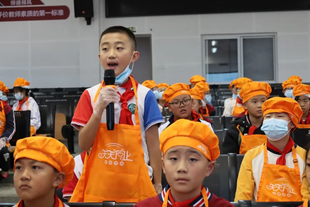 【分餐禮儀培訓(xùn)】“民以食為天，食以禮為上”主題的校園分餐禮儀的培訓(xùn)活動(dòng)(圖15)