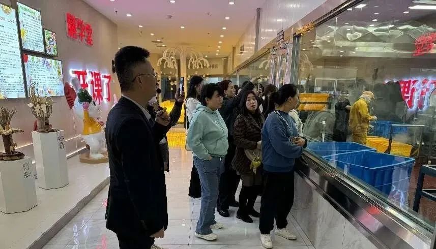 【食品安全】各校工作組及家長代表走進天天向上檢查食品安全工作(圖2)