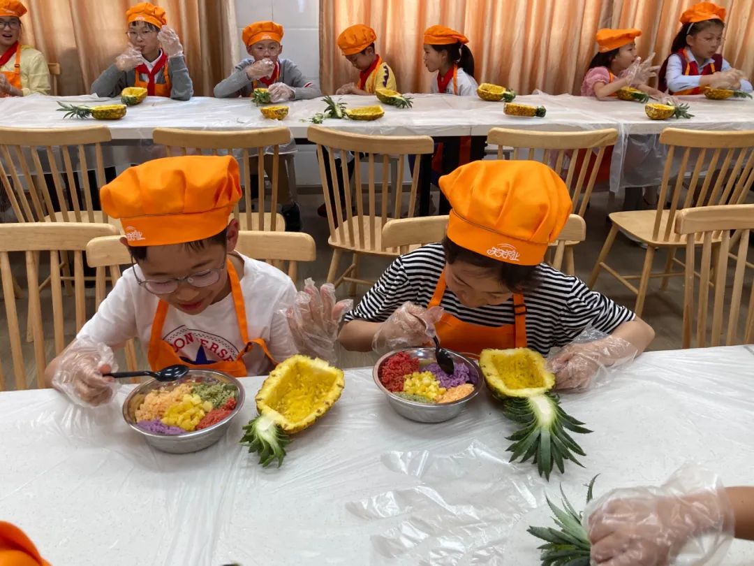 【膳學(xué)堂】邂逅傣族風(fēng)味——從學(xué)做菠蘿飯開(kāi)始 膳學(xué)堂走進(jìn)棕樹(shù)營(yíng)小學(xué)(圖18)