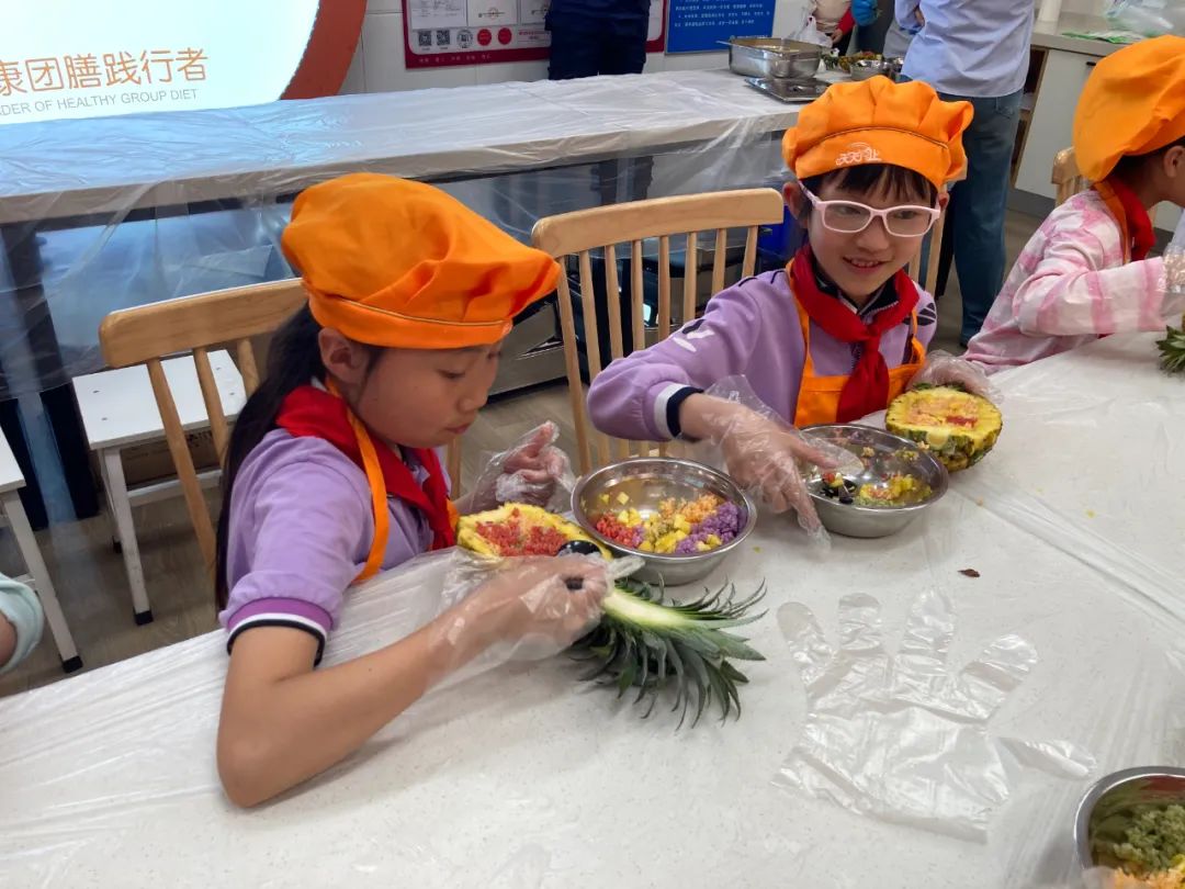 【膳學(xué)堂】邂逅傣族風(fēng)味——從學(xué)做菠蘿飯開(kāi)始 膳學(xué)堂走進(jìn)棕樹(shù)營(yíng)小學(xué)(圖20)