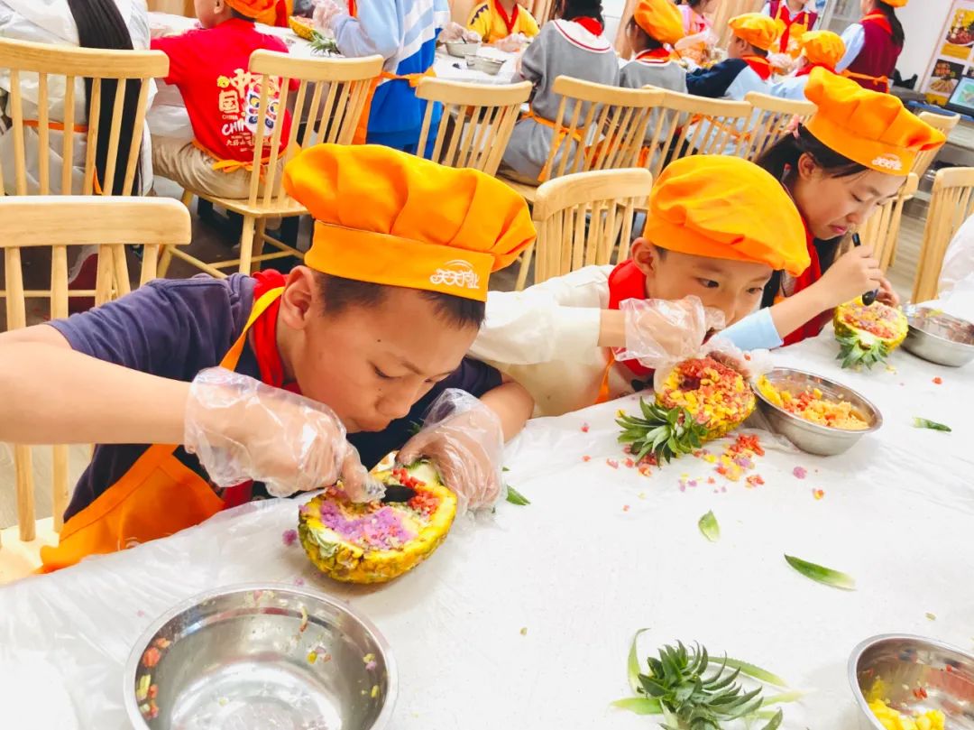【膳學(xué)堂】邂逅傣族風(fēng)味——從學(xué)做菠蘿飯開(kāi)始 膳學(xué)堂走進(jìn)棕樹(shù)營(yíng)小學(xué)(圖22)