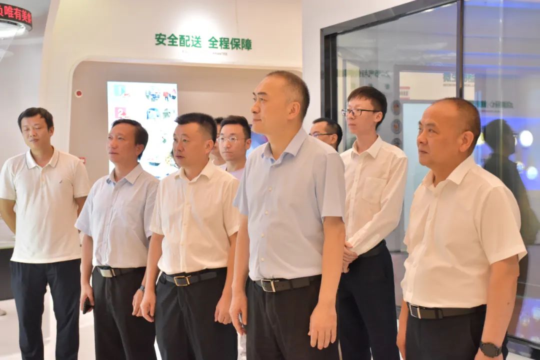 南昌市新建區(qū)委書記陳奕蒙一行深入南昌天天向上調(diào)研考察(圖2)